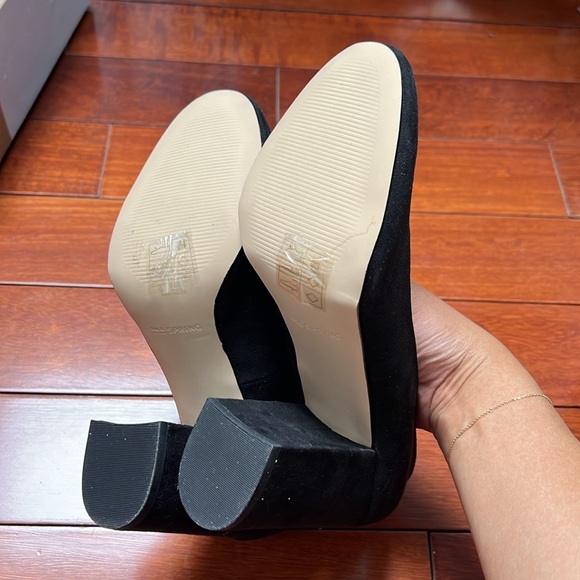 Brand new suede heels - Picture 4 of 4